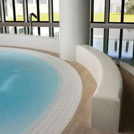 Beachfront With Indoor Pool And Sauna 波别罗沃