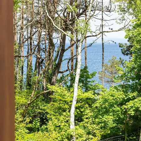 Beachfront With Indoor Pool And Sauna 度假居