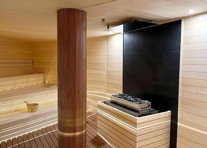 Beachfront With Indoor Pool And Sauna *